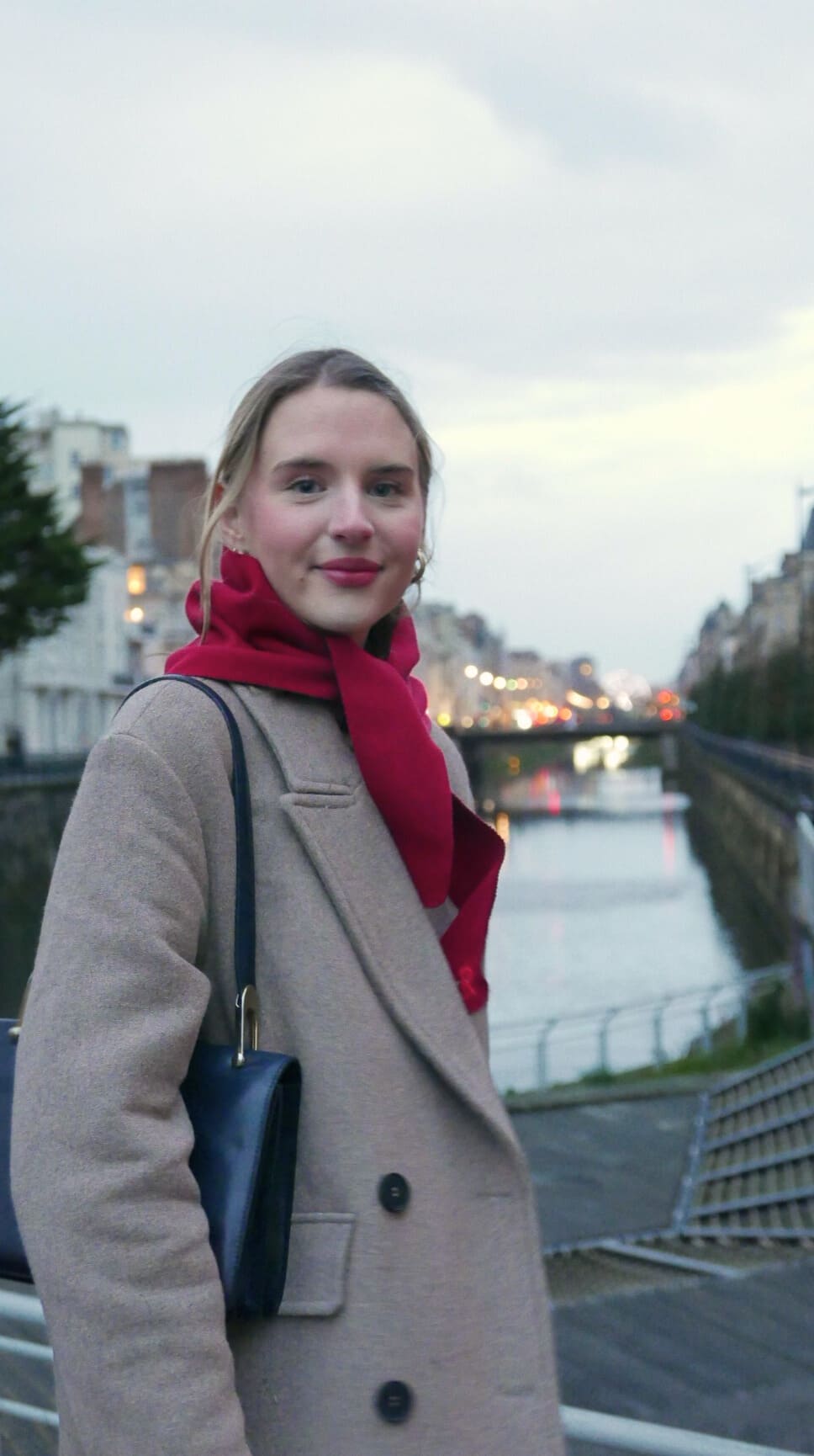 maxi carmin de côté fond vilaine